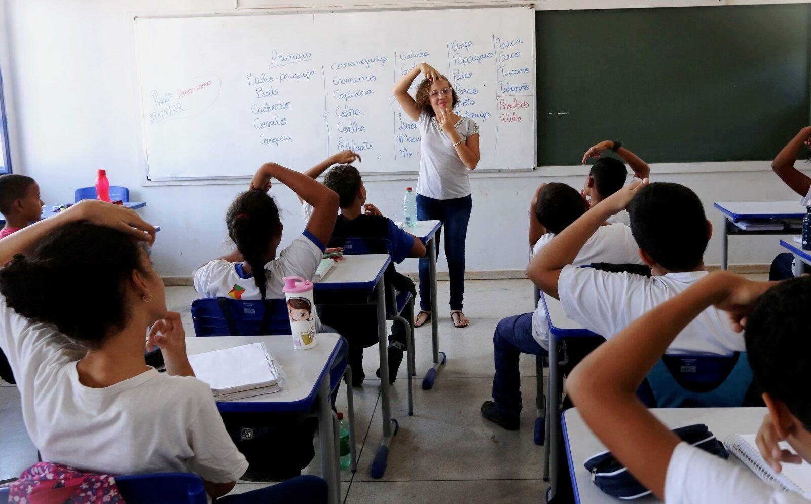 Educação abre matrículas para a primeira Escola Bilíngue de Surdos do  Tocantins - Jornal Primeira Página